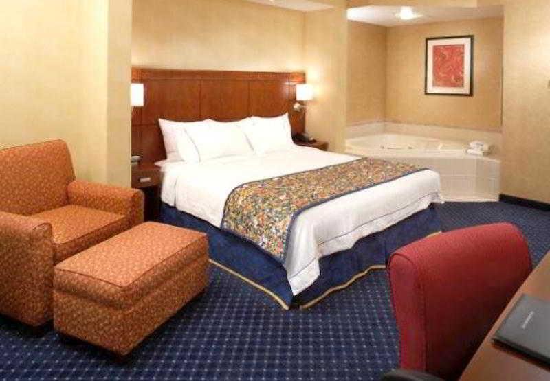Courtyard By Marriott Cleveland Willoughby Hotel Eksteriør billede