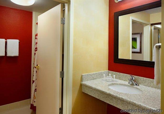 Courtyard By Marriott Cleveland Willoughby Hotel Værelse billede