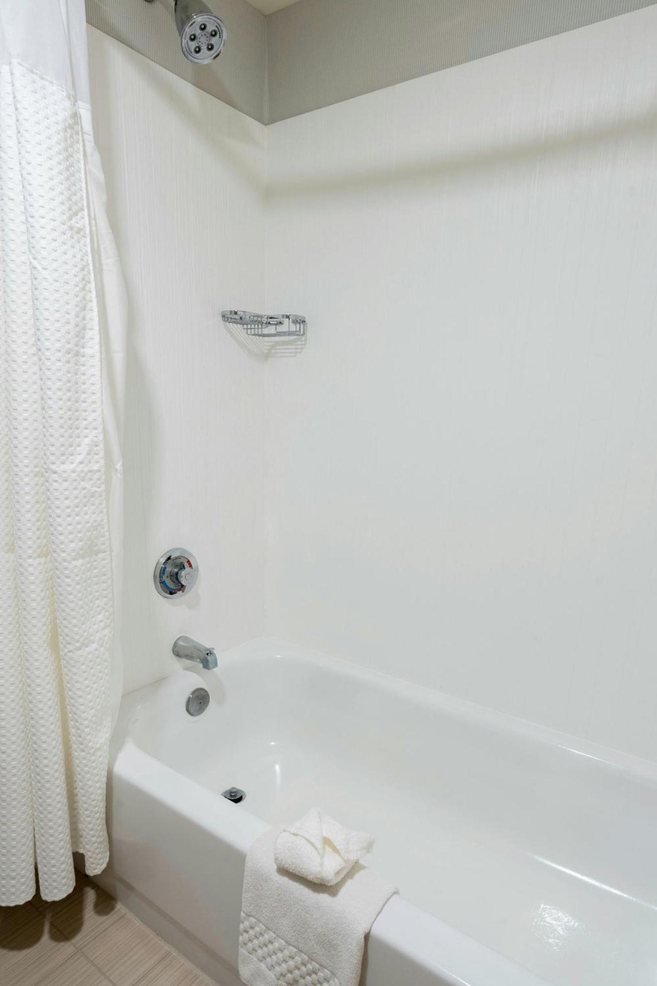Courtyard By Marriott Cleveland Willoughby Hotel Eksteriør billede