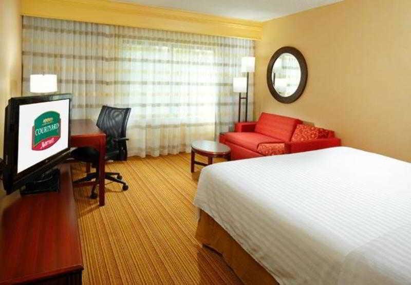 Courtyard By Marriott Cleveland Willoughby Hotel Værelse billede
